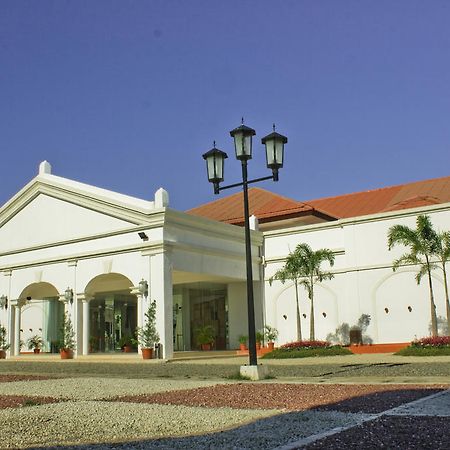 Ilocos Norte Hotel & Convention Center Laoag Zewnętrze zdjęcie