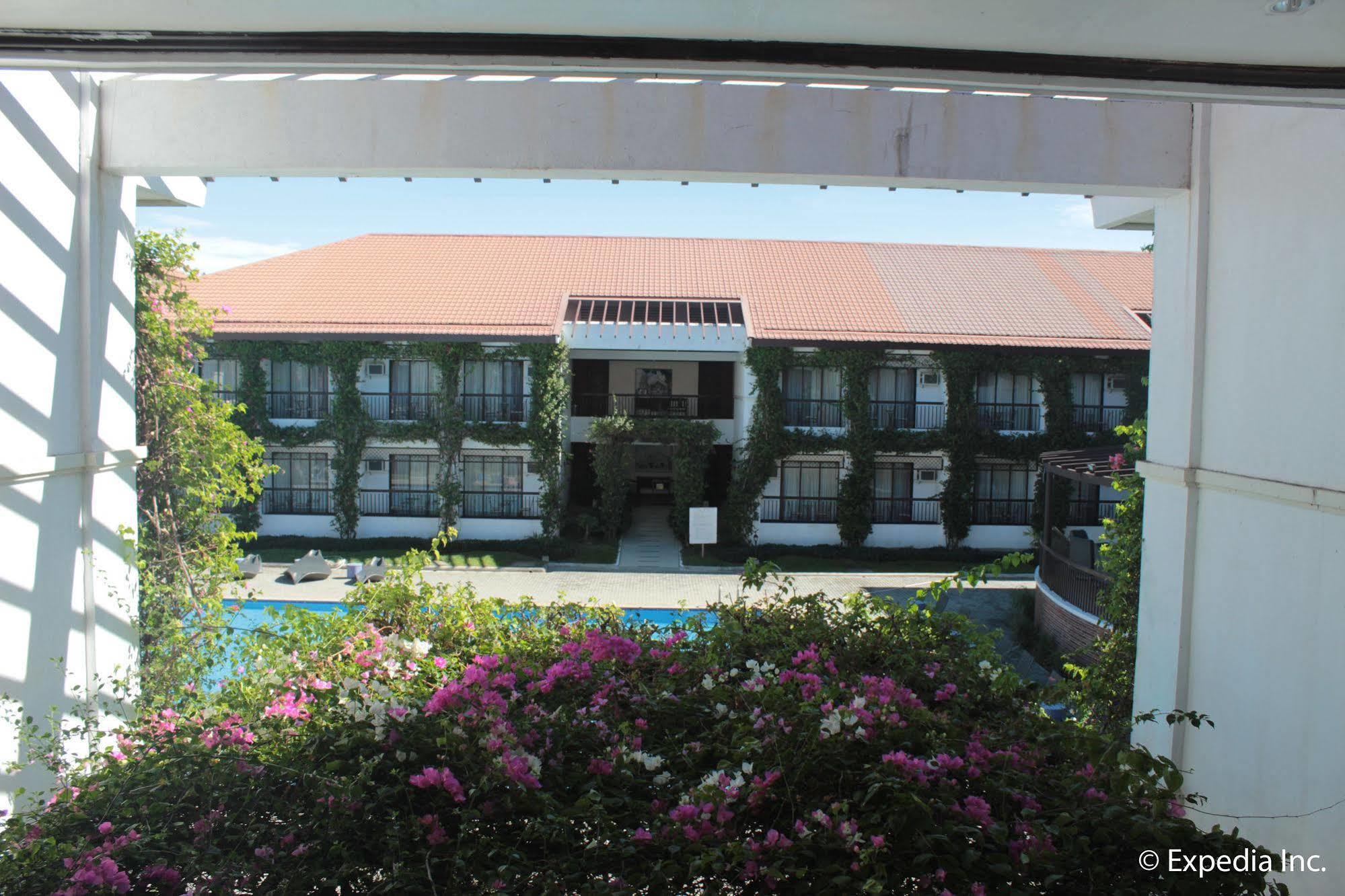Ilocos Norte Hotel & Convention Center Laoag Zewnętrze zdjęcie