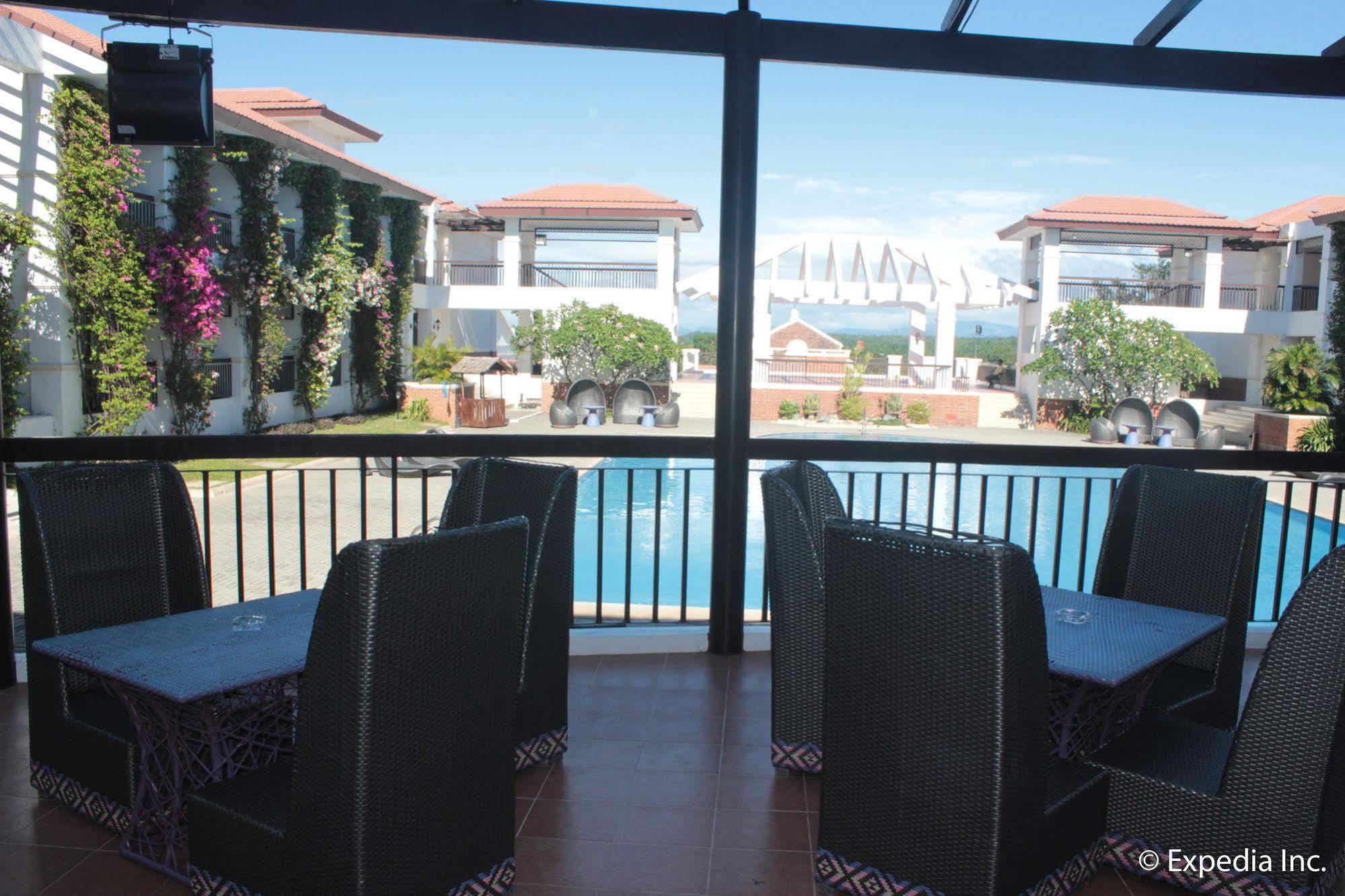 Ilocos Norte Hotel & Convention Center Laoag Zewnętrze zdjęcie