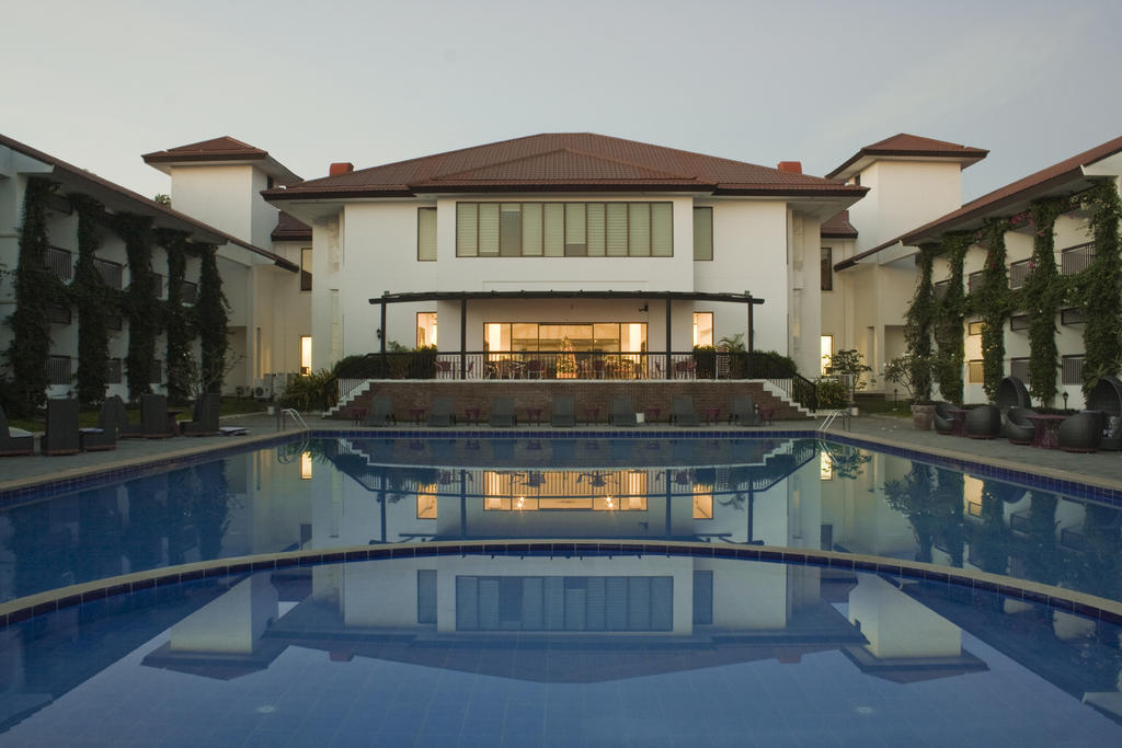 Ilocos Norte Hotel & Convention Center Laoag Zewnętrze zdjęcie