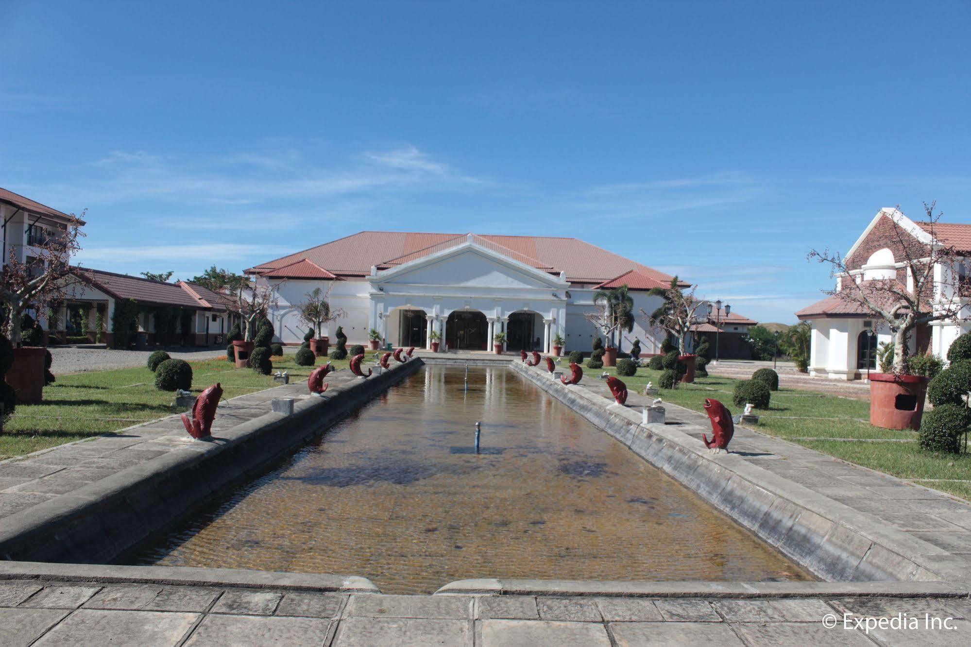 Ilocos Norte Hotel & Convention Center Laoag Zewnętrze zdjęcie